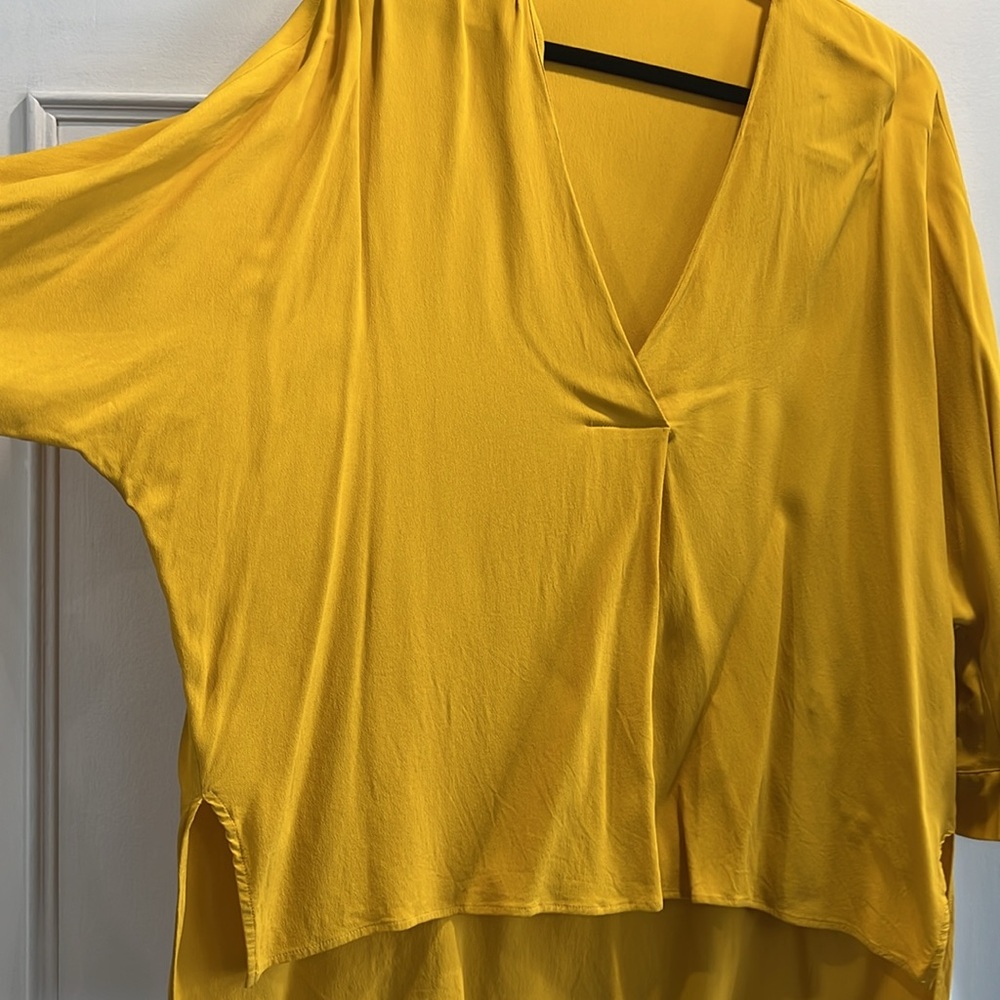 Zara blouse with bat wing sleeve - Picture 2 of 4